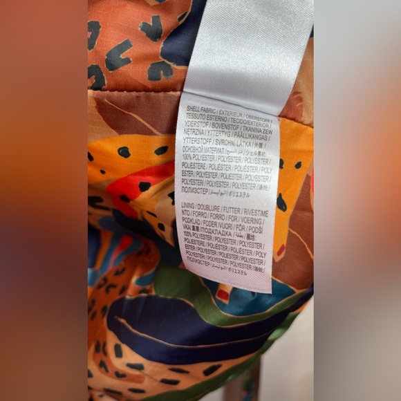 NWOT FARM RIO Lively Tropical Print Sleeveless Puffer Vest One Size - Picture 11 of 11